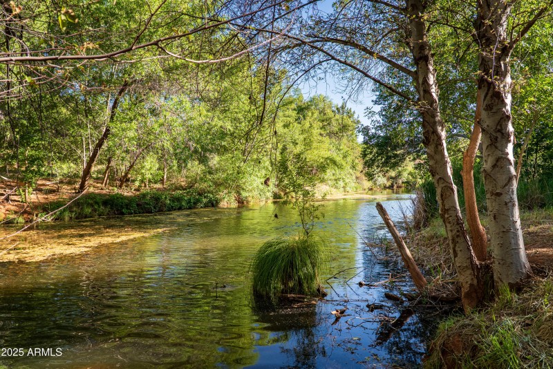 JL_80EWingDr-exteriors-21