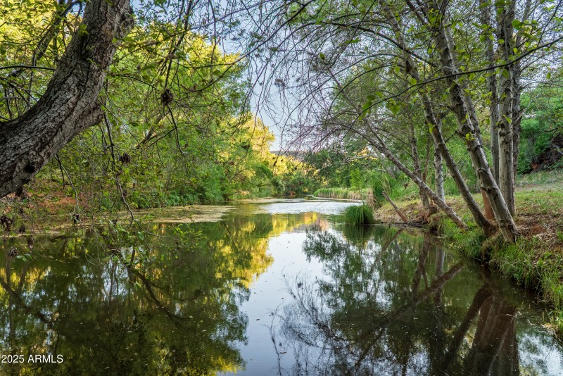 JL_80EWingDr-exteriors-23