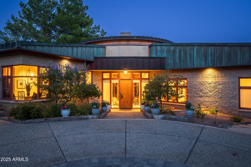 JL_80EWingDr-exteriors-27