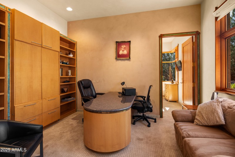 JL_80EWingDr-interiors-Bedrooms-02