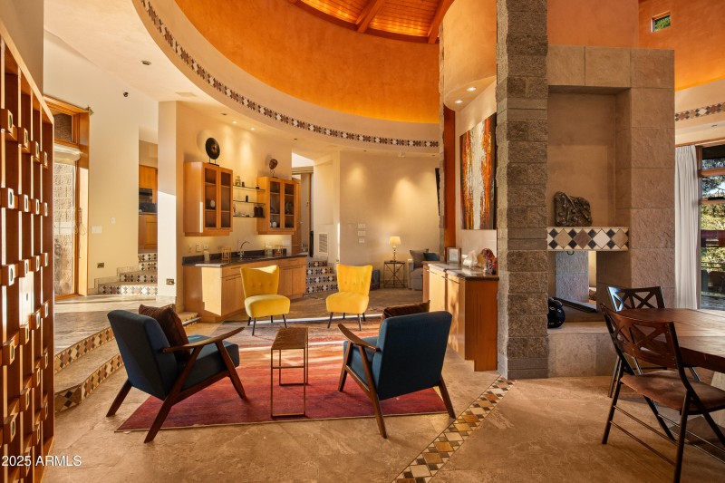 JL_80EWingDr-interiors-CommonAreas-12