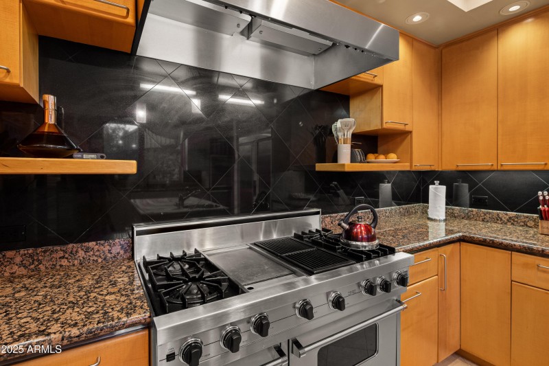 JL_80EWingDr-interiors-CommonAreas-17