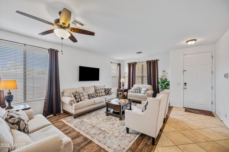 43579 W Sansom Dr-10