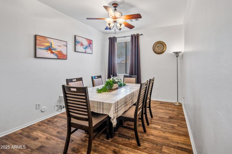 43579 W Sansom Dr-11