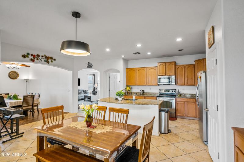 43579 W Sansom Dr-15