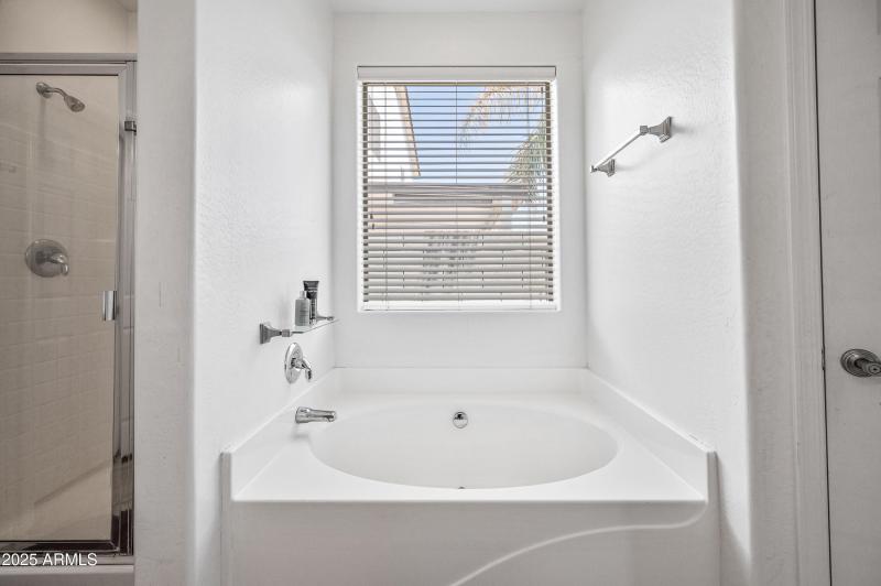 43579 W Sansom Dr-25