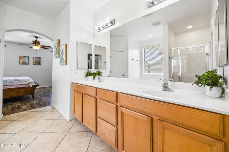 43579 W Sansom Dr-27