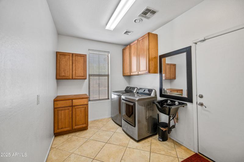 43579 W Sansom Dr-32