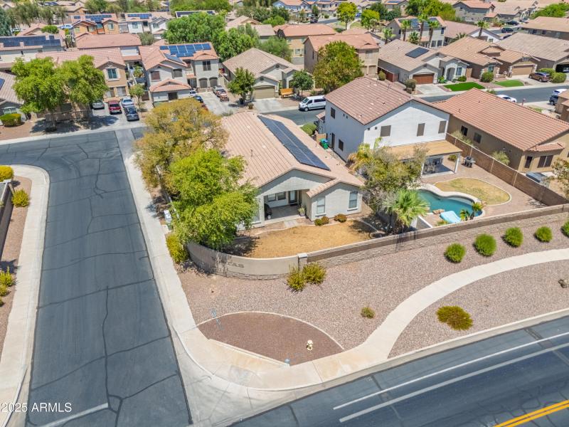 43579 W Sansom Dr-35