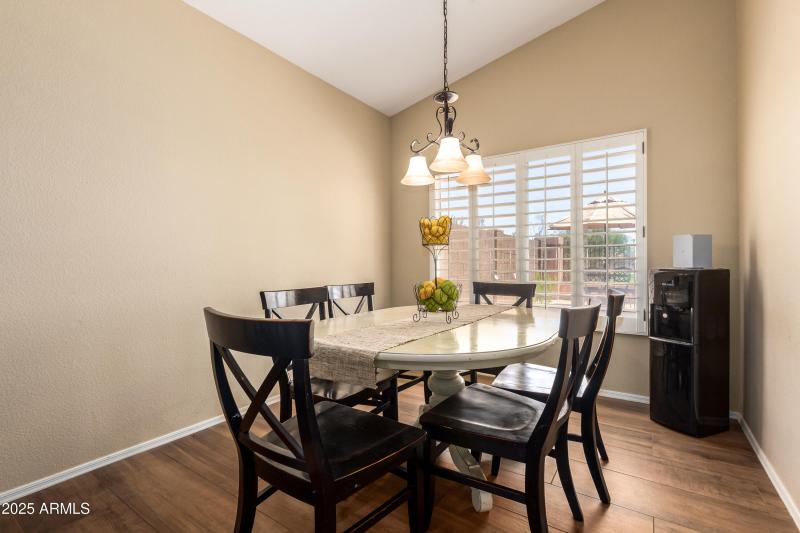 6884b5_14 - Raftriver