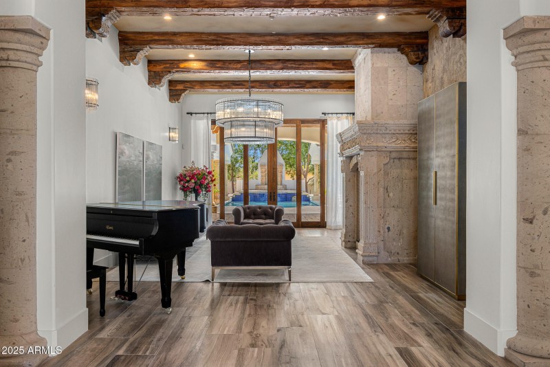 13formal living room