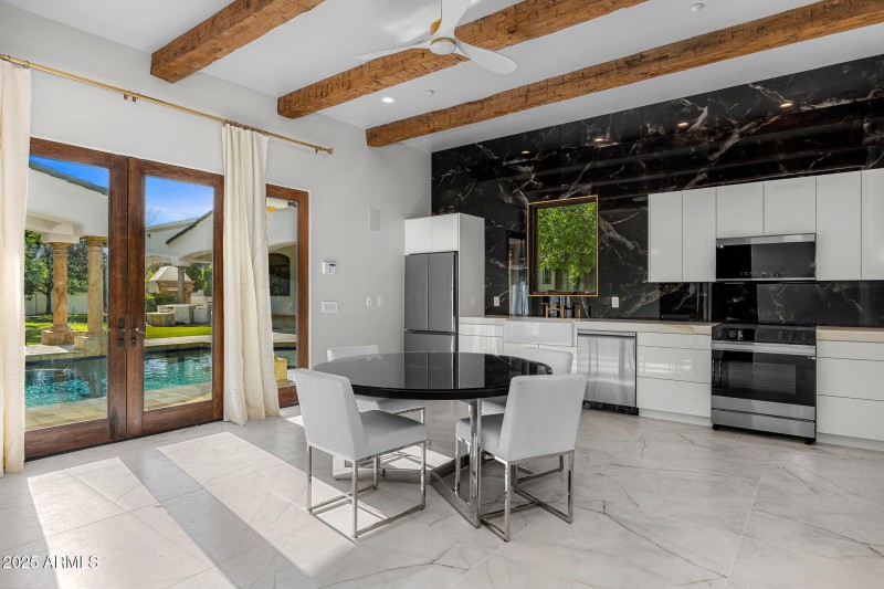 65casita main living