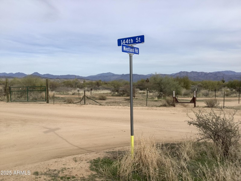 0971AA39-6DF4-450A-8907-D99A4A2A8122