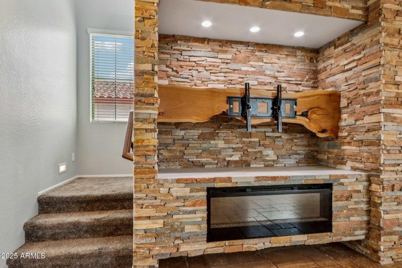 1-web-or-mls-W Palo Brea Ln-L2608-011