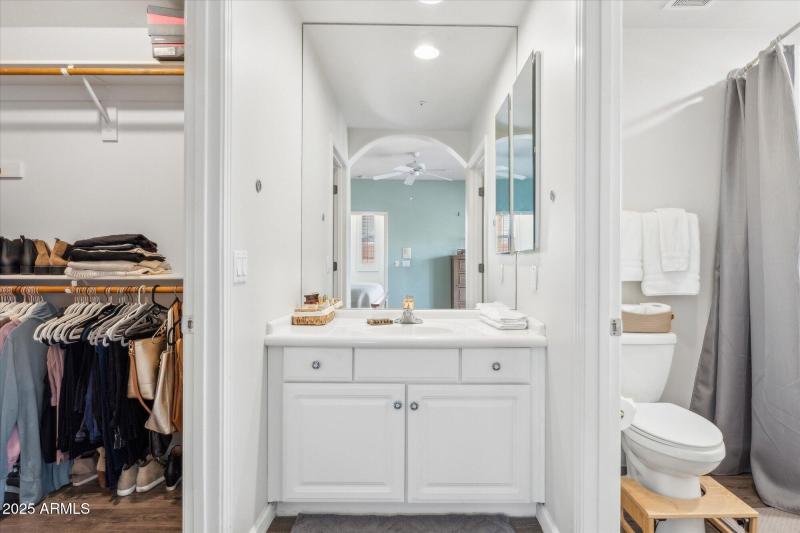 Upstairs 2nd Primary Bath