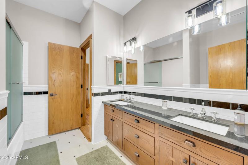 5926 E Vernon Ave-15