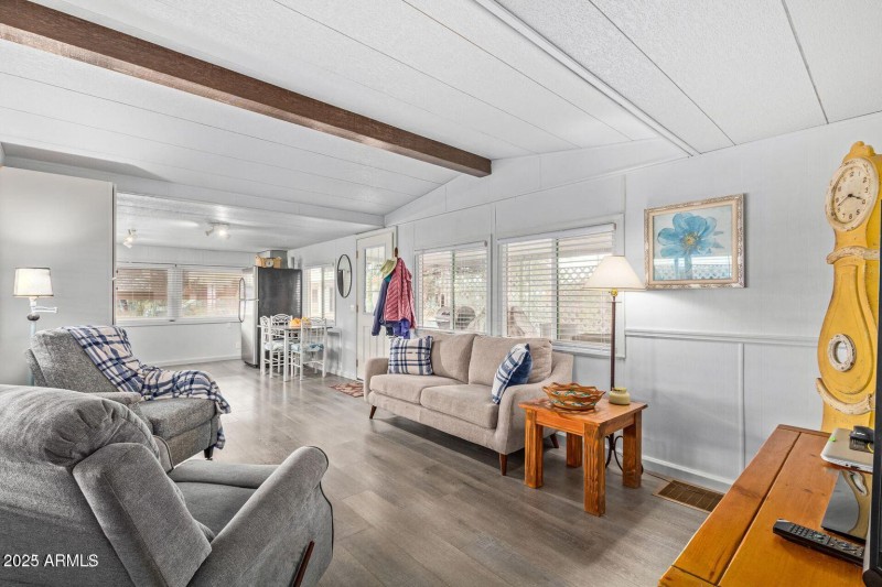 20230302085630682189000000-o