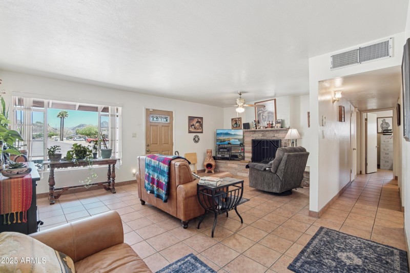 5-print-N 8th St-S0908-005