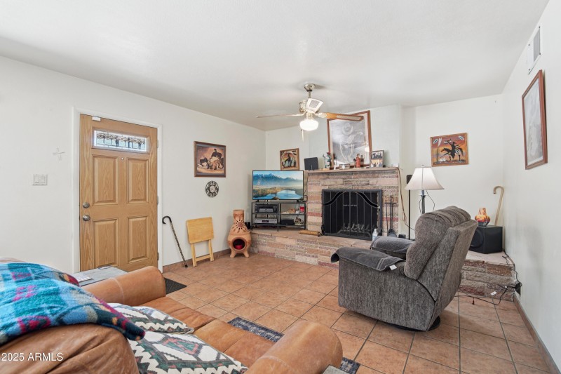 6-print-N 8th St-S0908-006