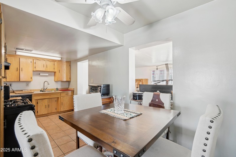 9-print-N 8th St-S0908-009