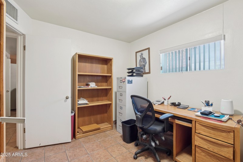 17-print-N 8th St-S0908-017