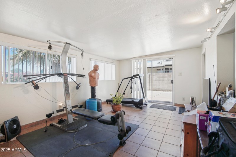 20-print-N 8th St-S0908-020