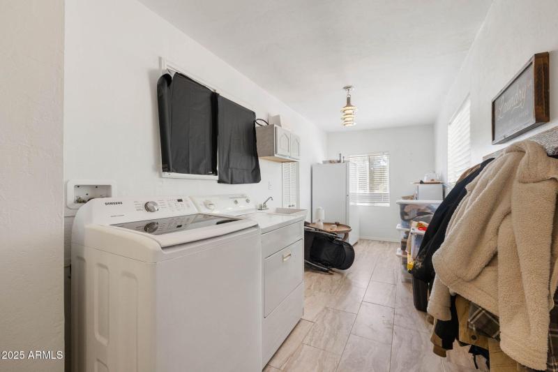 32-Laundry Room