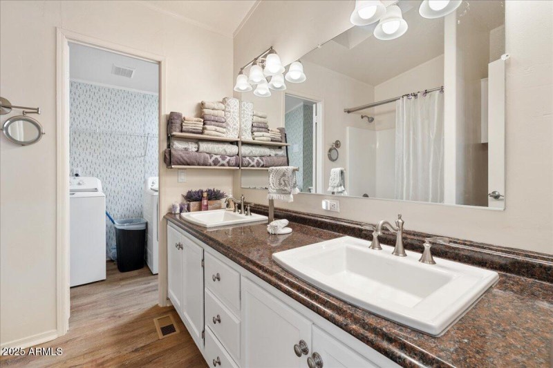 22-Primary Bathroom & Laundry Room