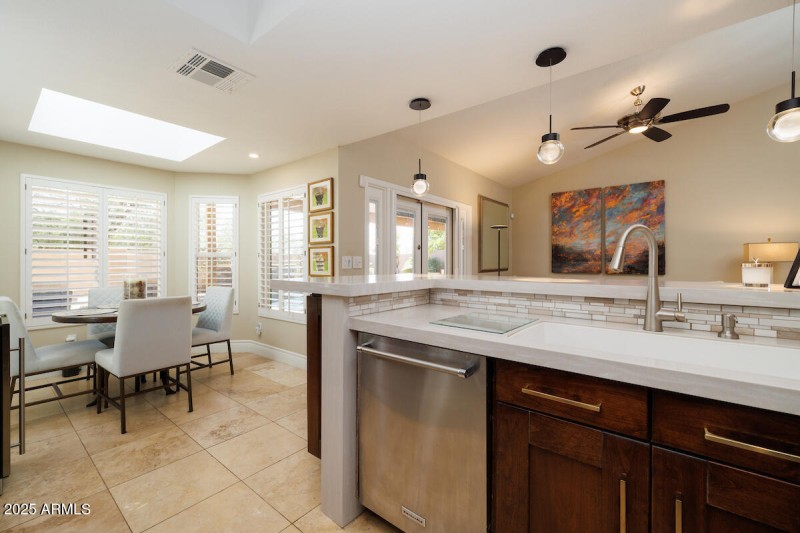 10573_E_Bella_Vista_Dr_15