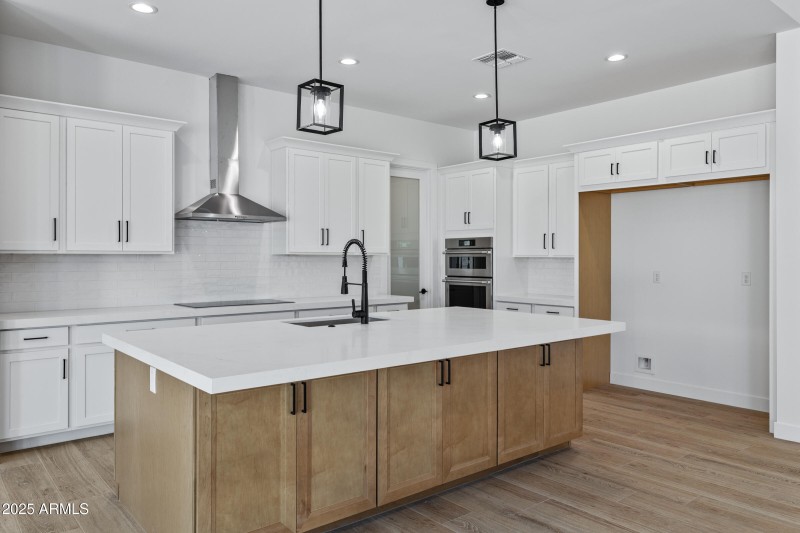 3933 E Freeman Ln-16