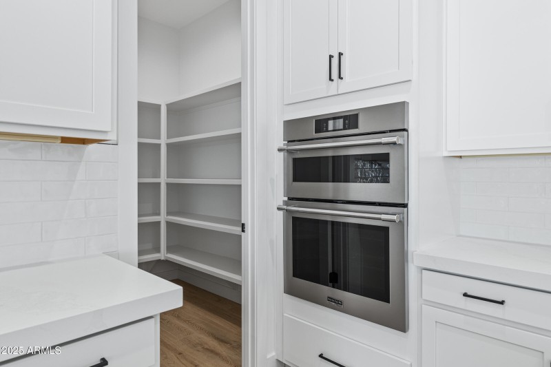 3933 E Freeman Ln-19