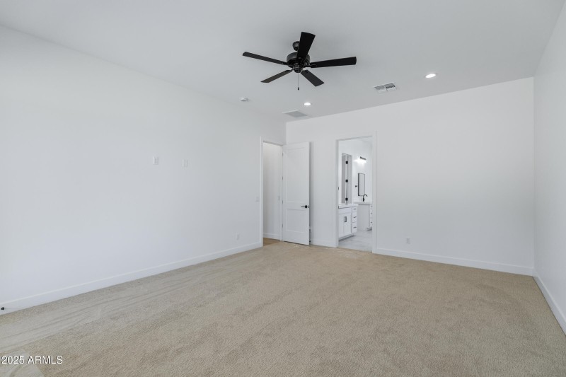 3933 E Freeman Ln-40