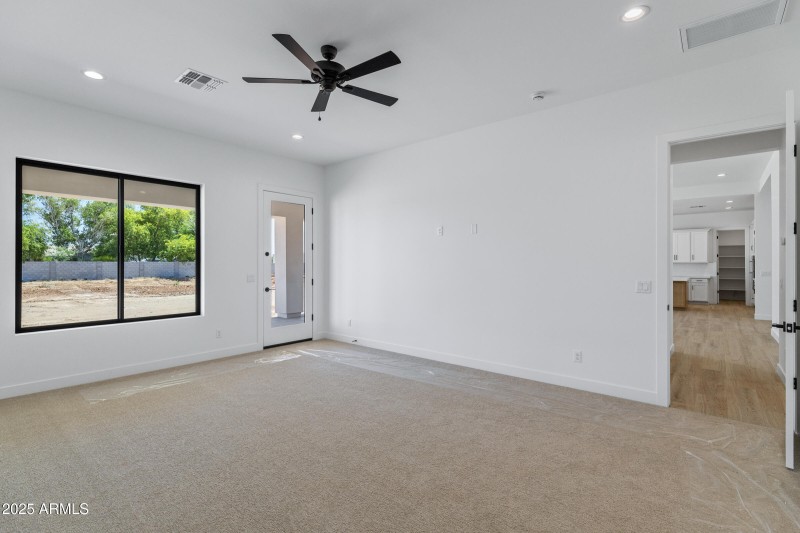 3933 E Freeman Ln-41