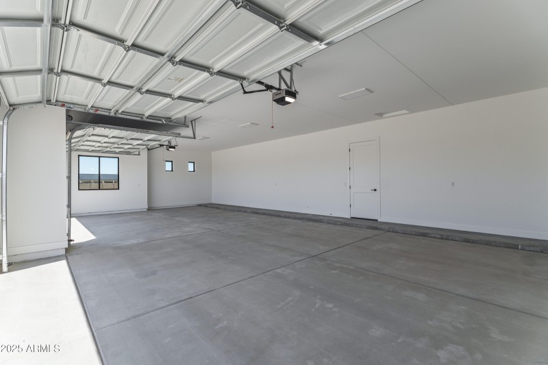 3933 E Freeman Ln-49