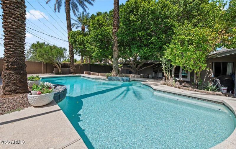 37-4721 E Calle Redonda 37