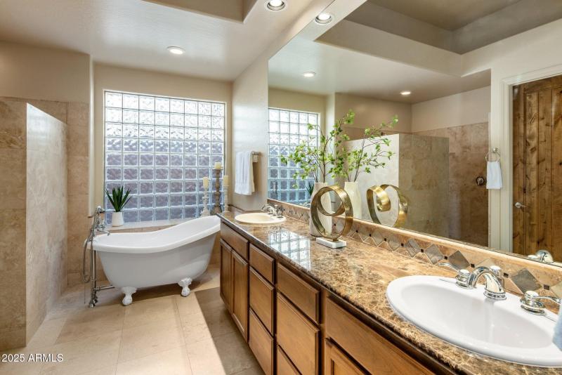 28-web-or-mls-D46A7583 copy