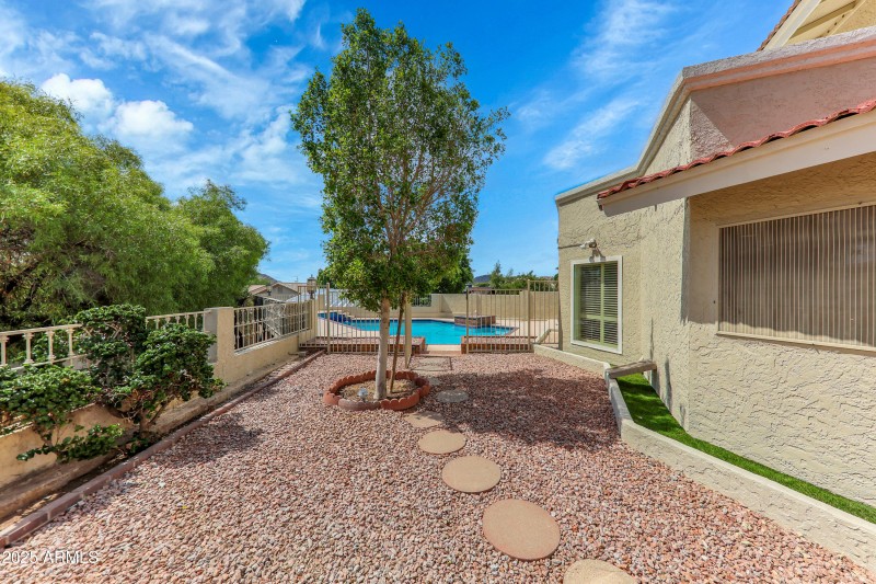 2237 E Captain Dreyfus-13