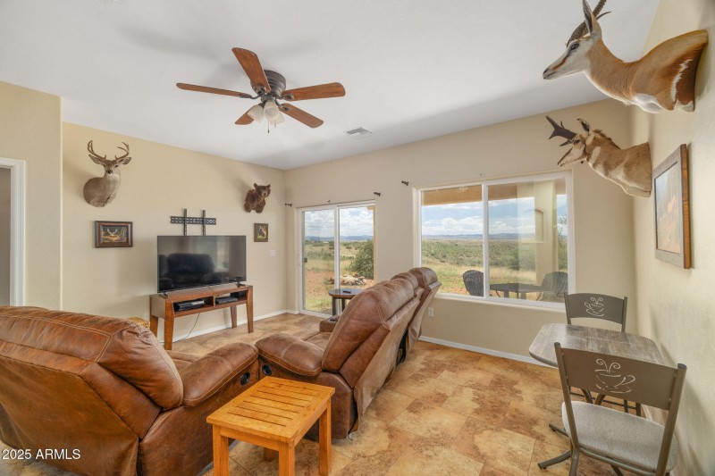 22091EMountainRainTrl-36