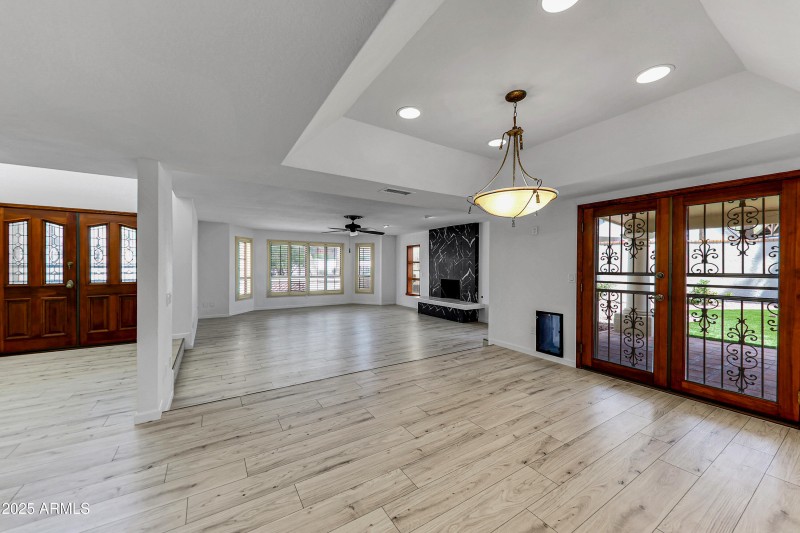 2237 E Captain Dreyfus-43