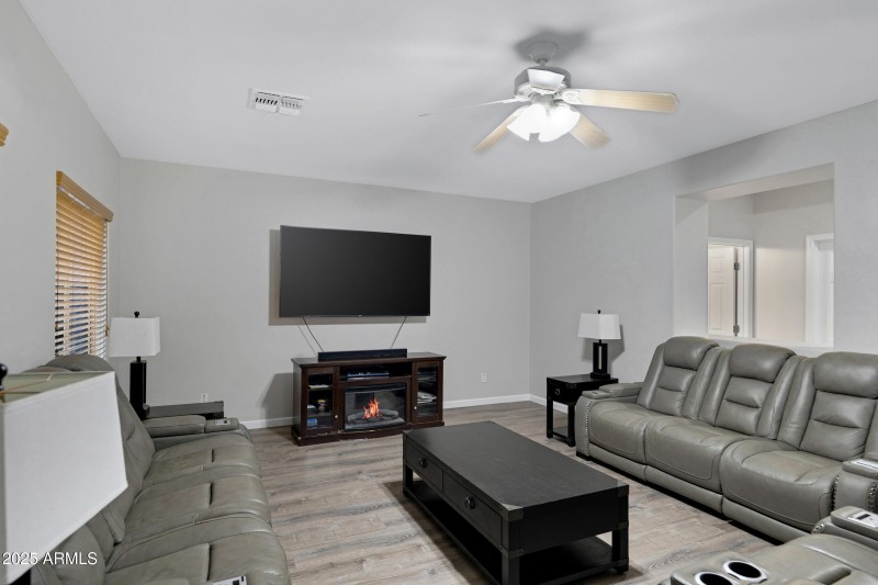 2732 N Monticello Dr-11