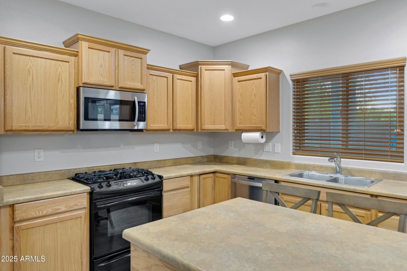 2732 N Monticello Dr-15