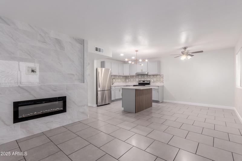 68cc1c_03 Cave Creek