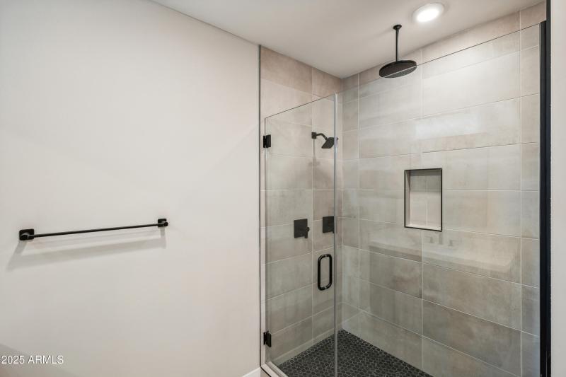 Primary Dual Head Shower
