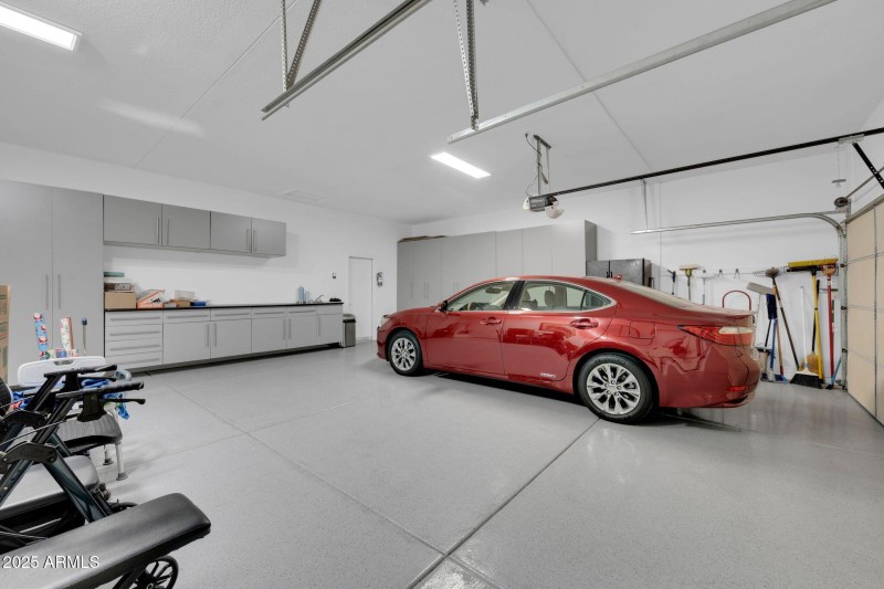 3 Car Garage/Epoxy flooring