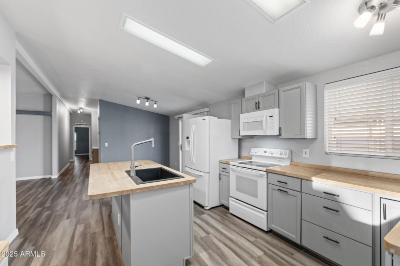 010__2400 E Baseline Ave Unit 144