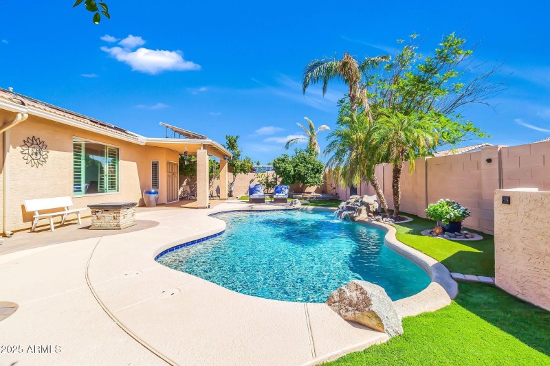 2163 E Firestone Dr-56