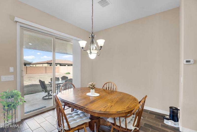 17-web-or-mls-1150 E Via Sicilia-14