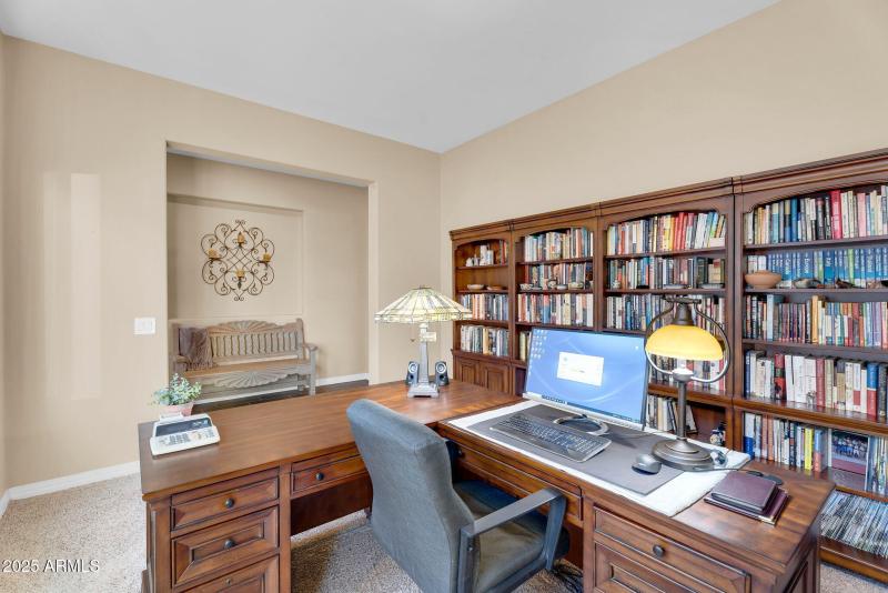 20-web-or-mls-1150 E Via Sicilia-30