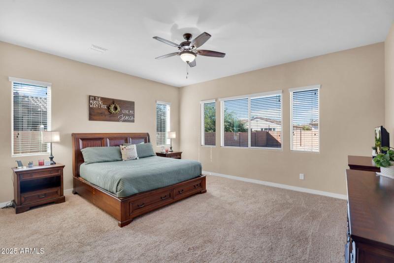 21-web-or-mls-1150 E Via Sicilia-15