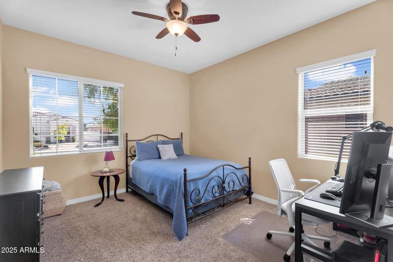 33-web-or-mls-1150 E Via Sicilia-31